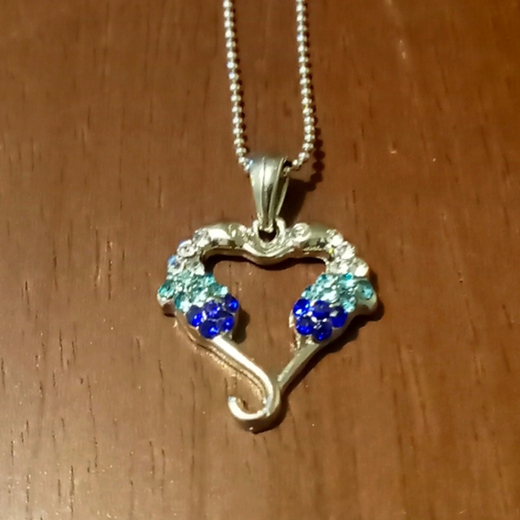 Sea horse necklace - Picture 2 of 2
